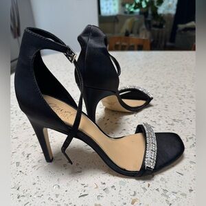 Jewel Badgley Mischka Black Heels with Rhinestone Detail Size 9
